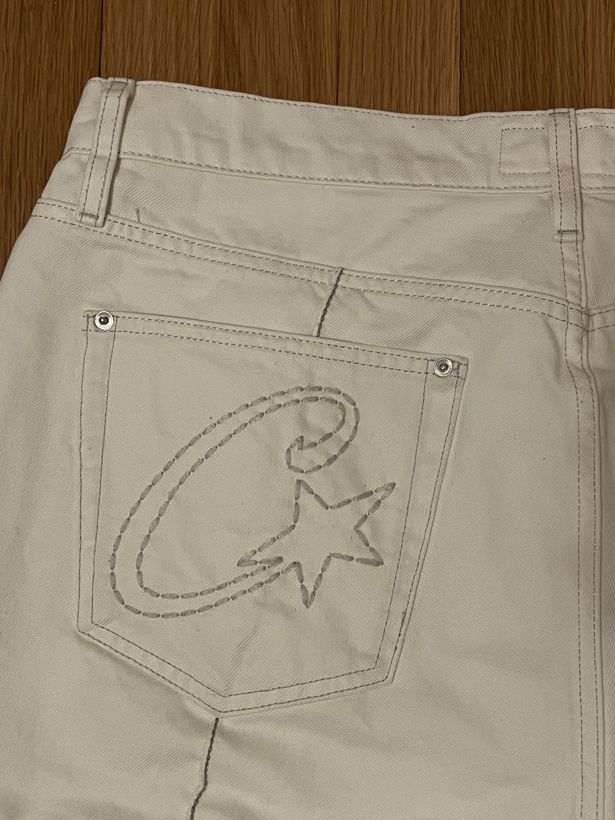 Corteiz ⚡️SELLING BASED ON OFFERS⚡️ Corteiz cream denim shorts Size US 36 / EU 52 - 6 Thumbnail