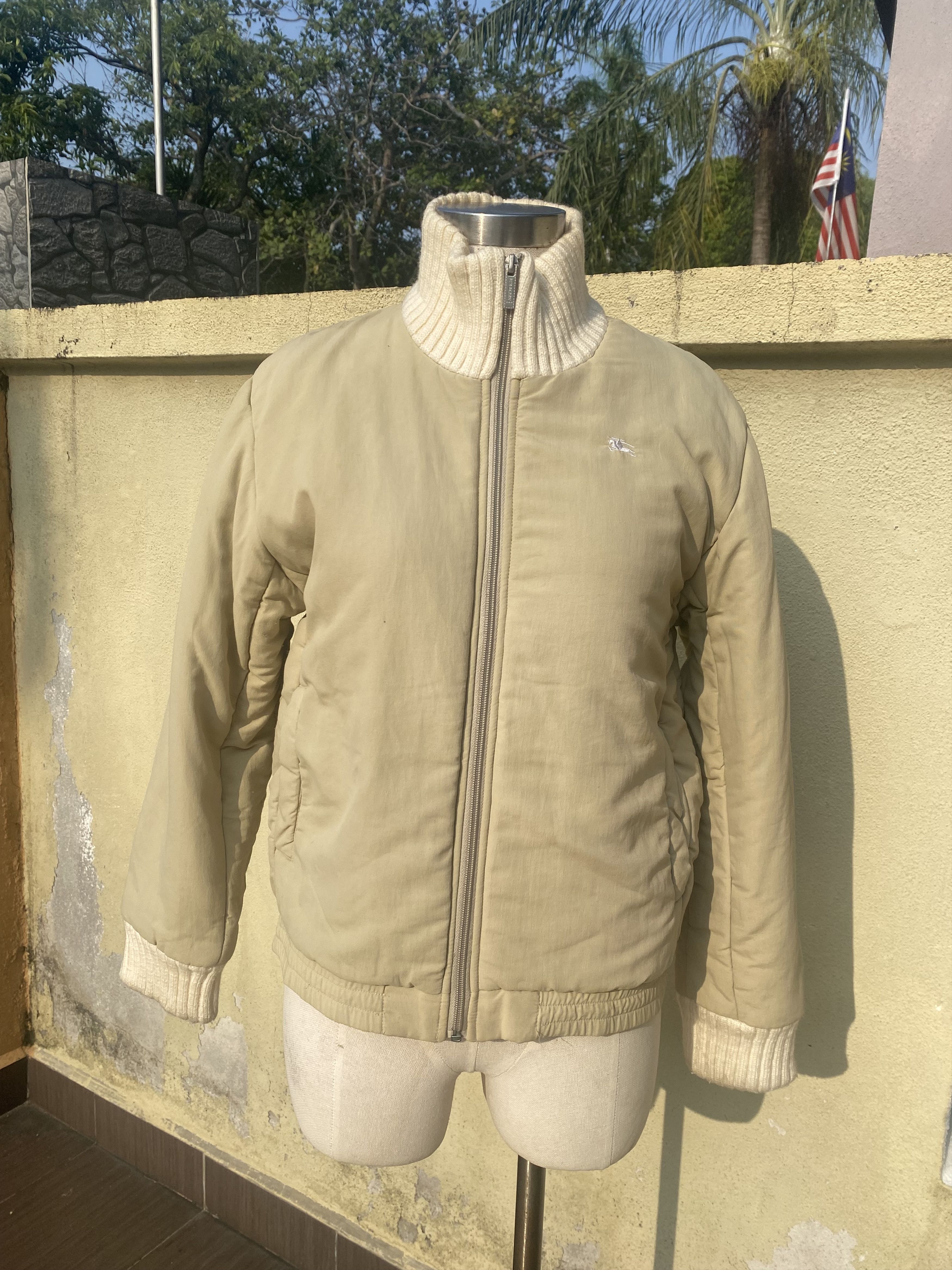 Burberry vintage burberry down jacket Size M / US 6-8 / IT 42-44 - 1 Thumbnail