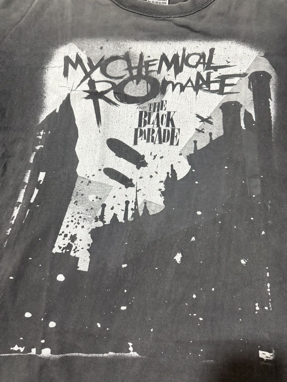 Vintage THRASHED VINTAGE My Chemical Romance The Black Parade Tee Size US L / EU 52-54 / 3 - 3 Thumbnail