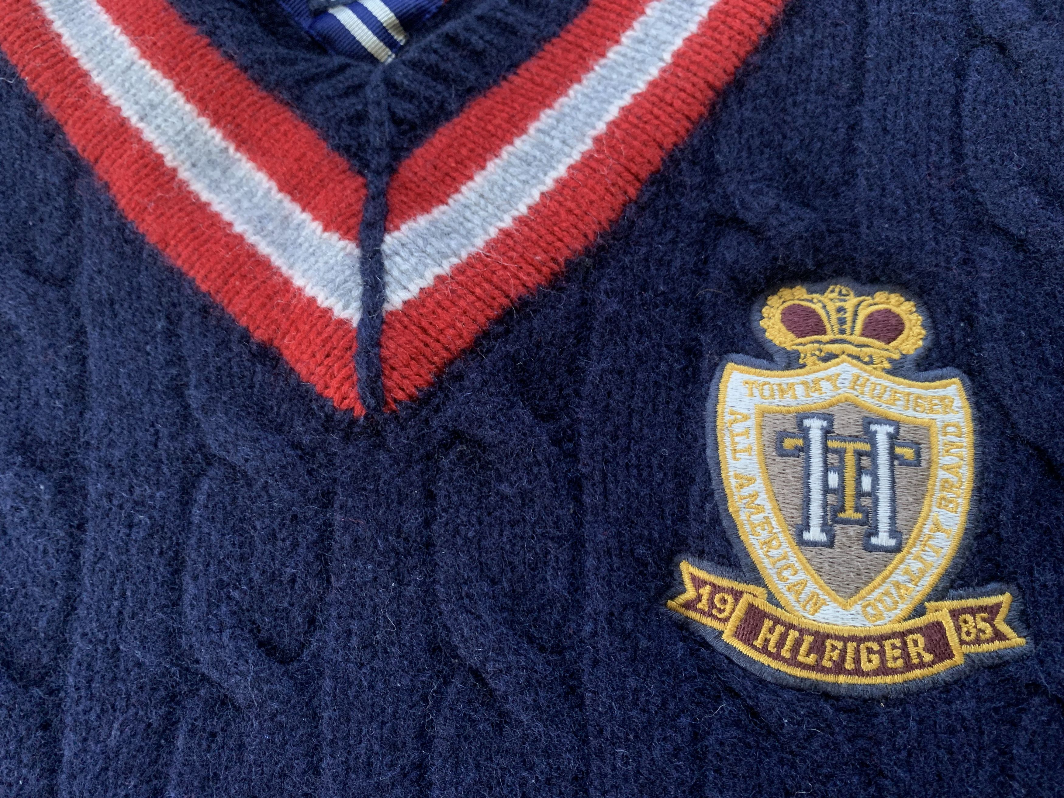 Tommy Hilfiger Mens Tommy Hilfiger Cable Knit V Neck Lambswool Jumper Size US XL / EU 56 / 4 - 7 Thumbnail