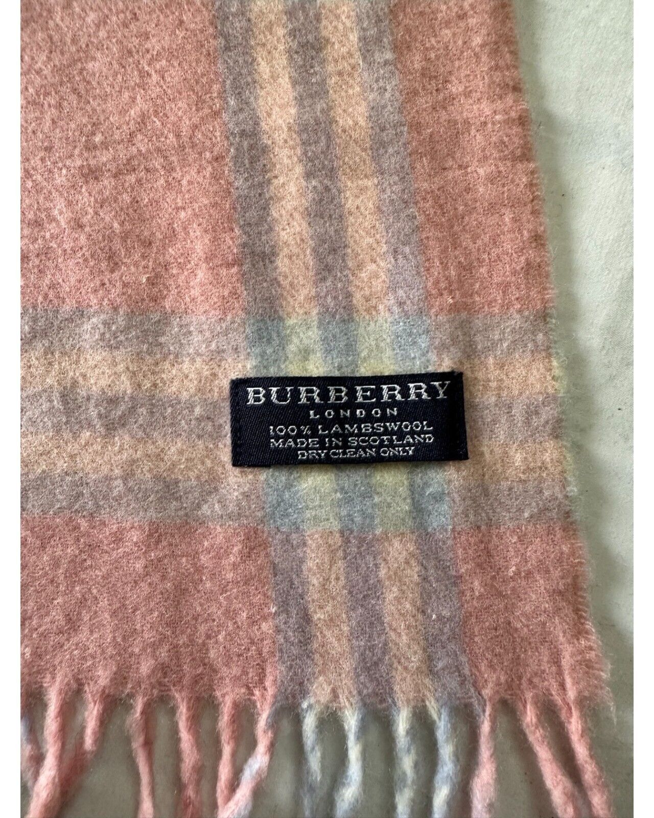 Burberry Burberry Authentic Unisex Scarf Peach 100% Lambswool Size ONE SIZE - 3 Thumbnail