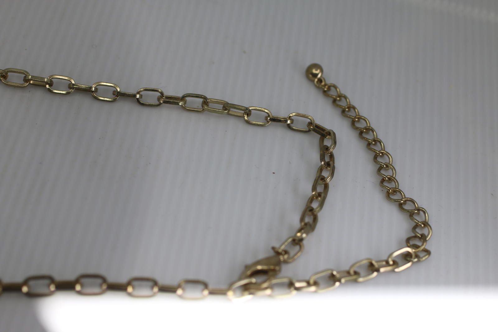 The Unbranded Brand VTG Gold Tone Red Glass Bead Necklace Geometric Stone Chain Size ONE SIZE - 2 Thumbnail
