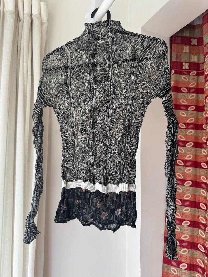 Issey Miyake Issey Miyake size:2 Grey willow pleated vintage floral top Size M / US 6-8 / IT 42-44 - 1 Thumbnail