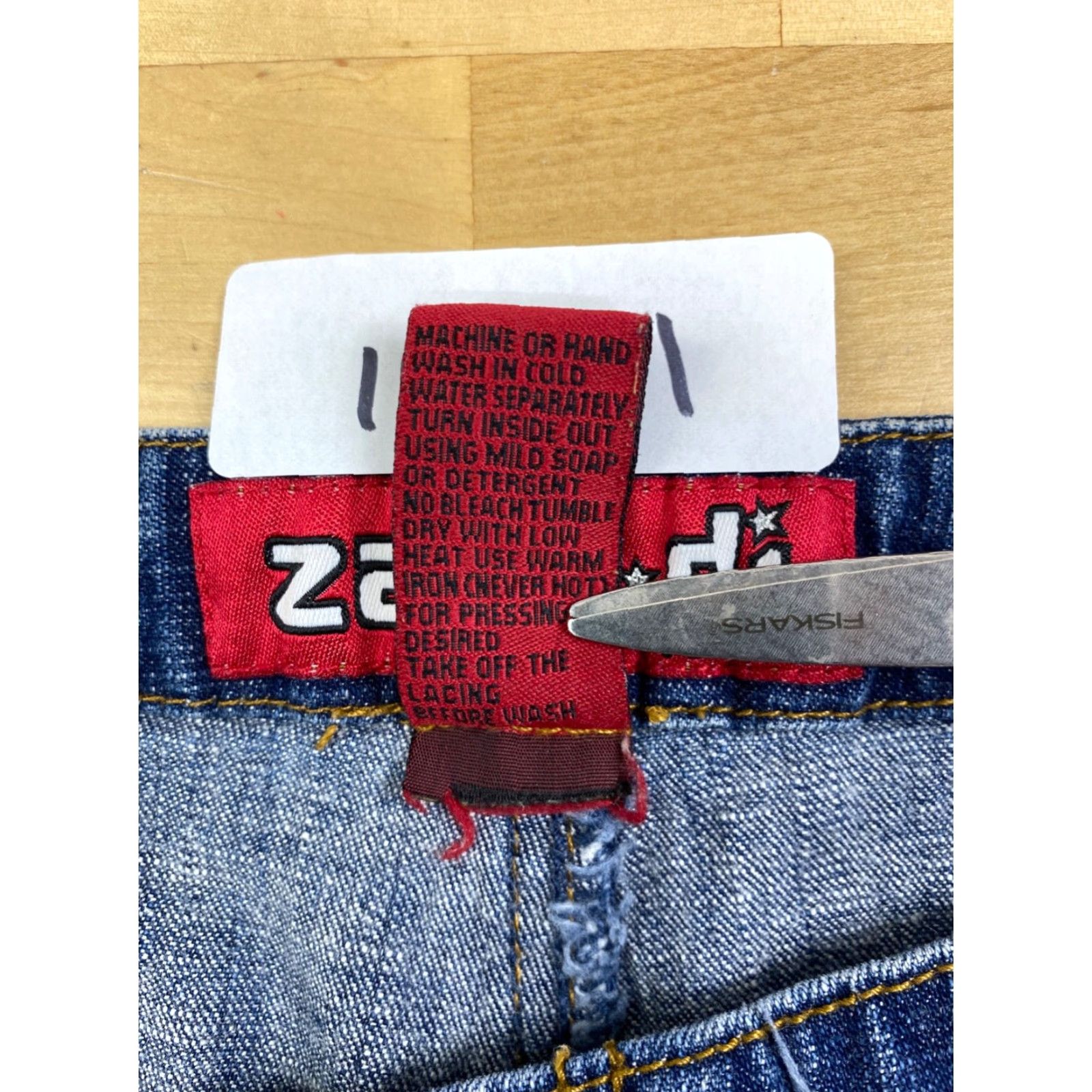 Denime Zana Di Capri Jeans Capri Pants Juniors 11 Denim Blue Regular Mid Rise Women Womens 10281 Size 32" / US 10 / IT 46 - 4 Thumbnail