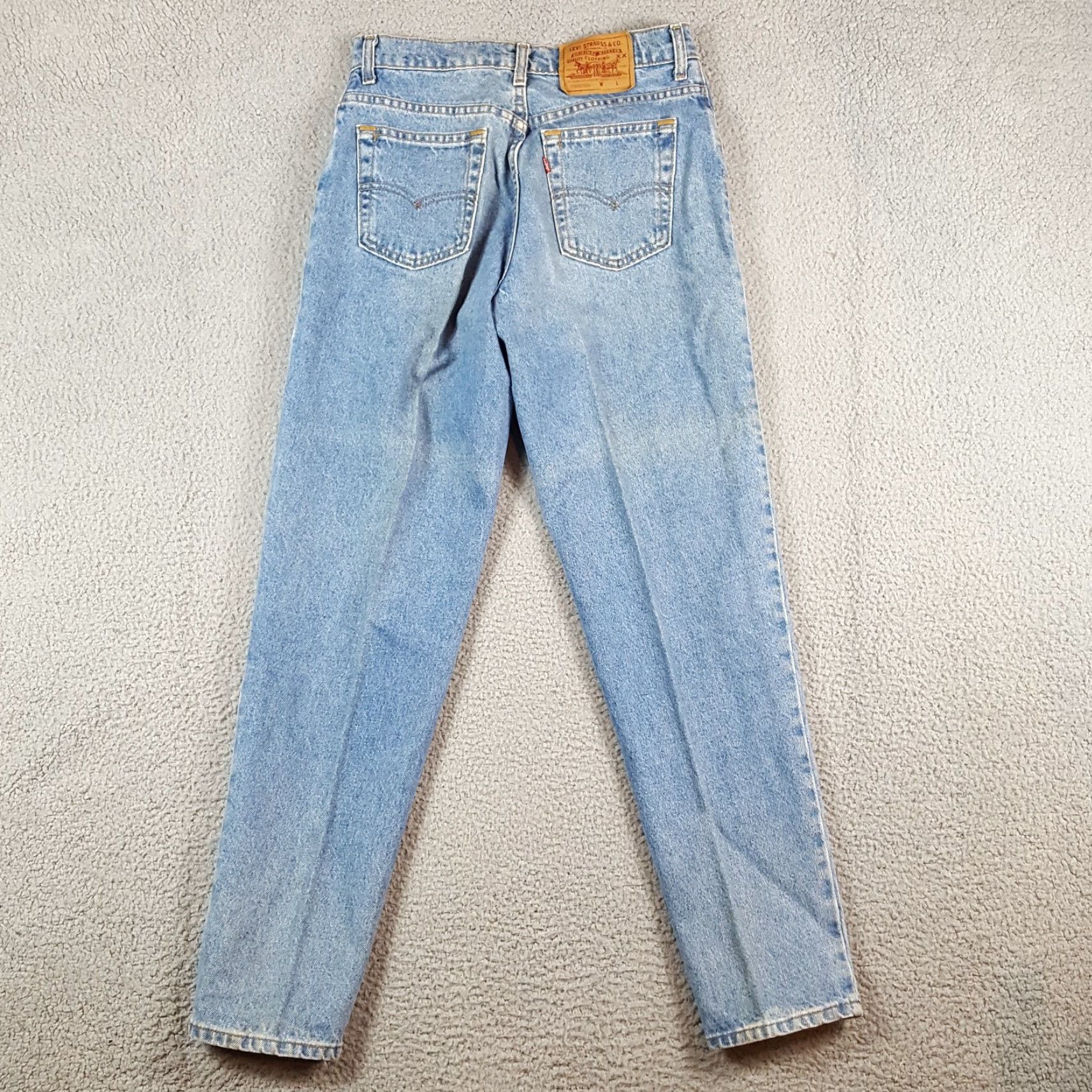 Levi's VINTAGE Levi's Denim Jeans Women Slim Tapered Size 10 Blue 80s 90s Bohemian Casual Retro Rock Y2K High Rise 31 Inseam 5-Pocket Design Pants Size 32" / US 10 / IT 46 - 7 Thumbnail