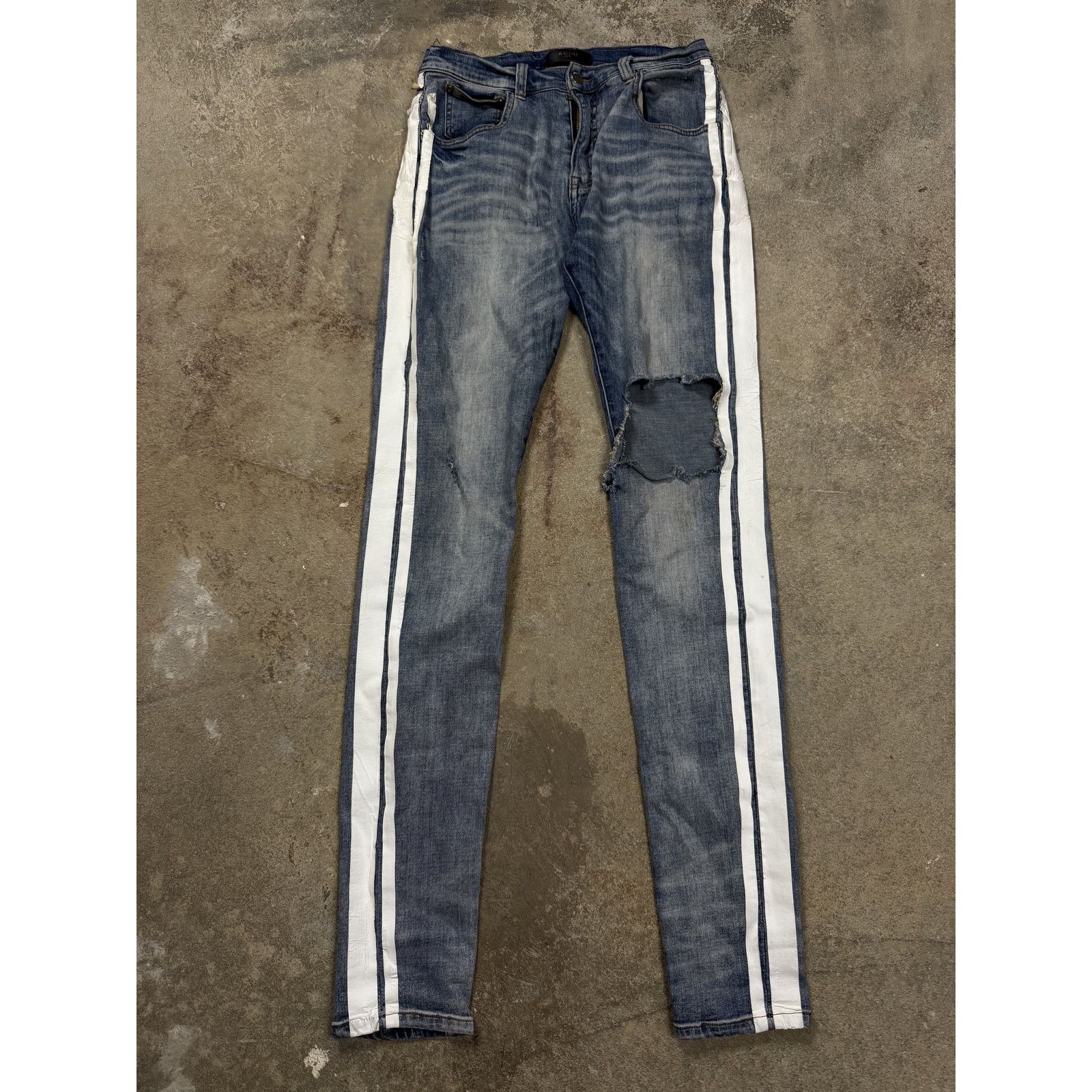 Amiri Amiri Jeans Thrasher White Stripe Used 32 Size US 32 / EU 48 - 1 Thumbnail