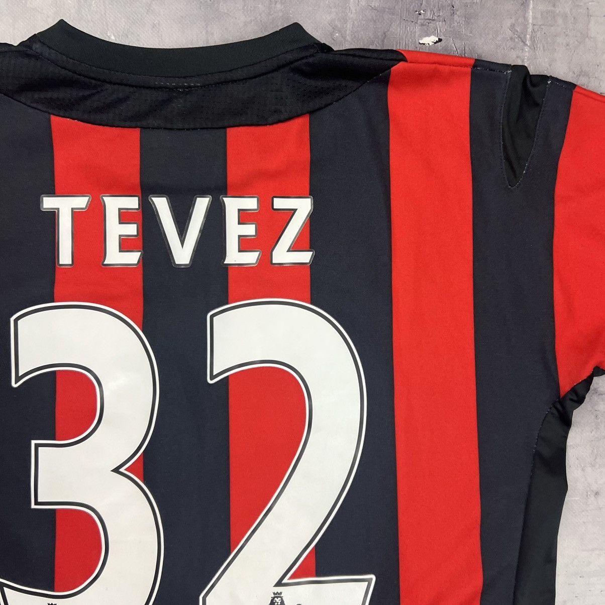 Umbro Rare! Carlos Tevez 32 Umbro Manchester City 00s Jersey Size US M / EU 48-50 / 2 - 5 Thumbnail