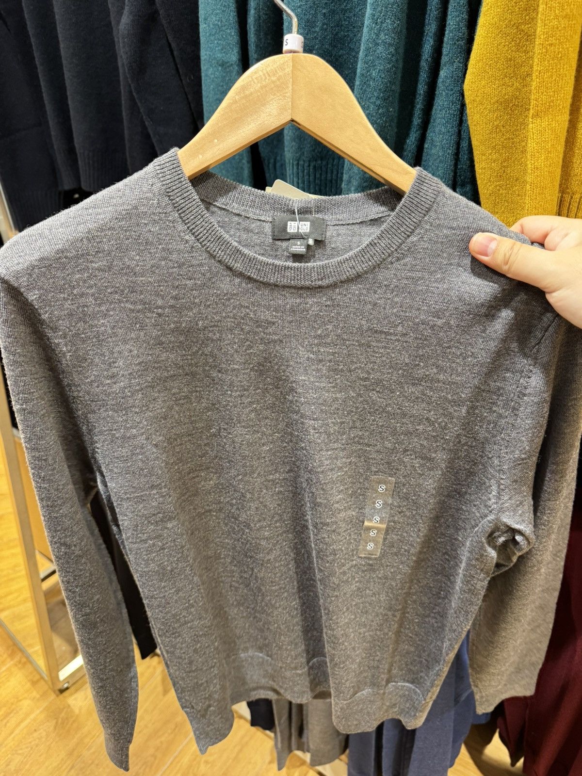 Uniqlo Uniqlo Merino Crew Neck Sweater Size US S / EU 44-46 / 1 - 3 Thumbnail