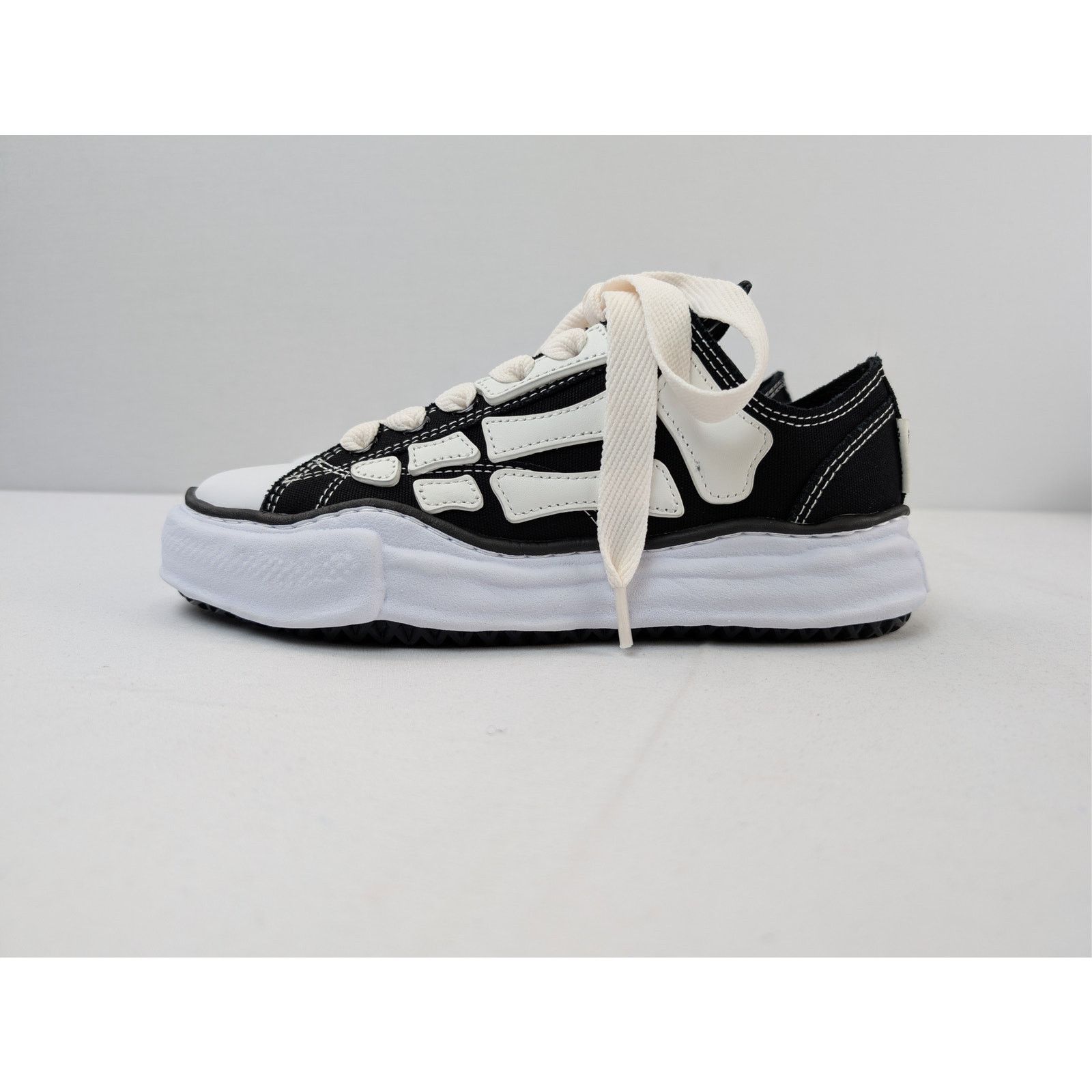 Amiri o1rshd1 Maison Mihara Yasuhiro Low-Top Sneakers in Black Size US 12 / EU 45 - 9 Thumbnail