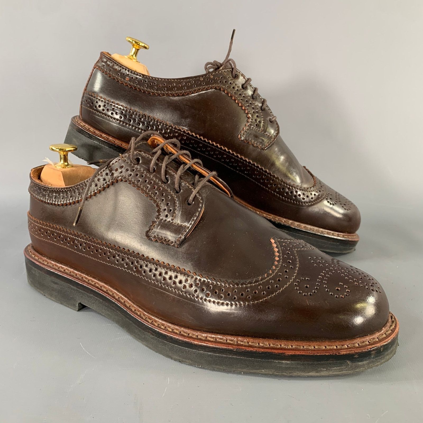 Size 9 Brown Leather Rubber Sole Lace Up Shoes