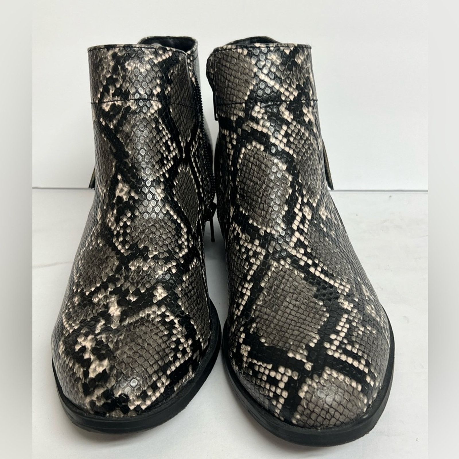 Arizona Jean Co. Arizona Jean Co Cadman Snake Print Ankle Boots 9.5 Size US 9.5 / IT 39.5 - 6 Thumbnail
