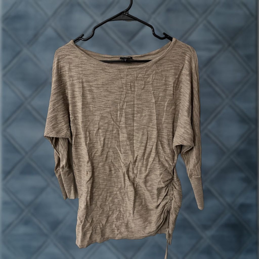 Express VINTAGE Express Solid Brown V Neck Short Sleeve 3/4 Sleeve Knit Blouse Shirt Top XS Womens Brown Solid V-Neck Knit Blouse Express Shirt Size XS / US 0-2 / IT 36-38 - 1 Thumbnail