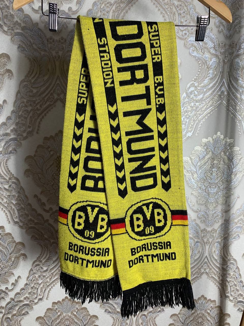 Vintage VERY RARE FC BORUSSIA DORTMUND GERMANY RETRO SOCCER JERSEY Size ONE SIZE - 2 Thumbnail