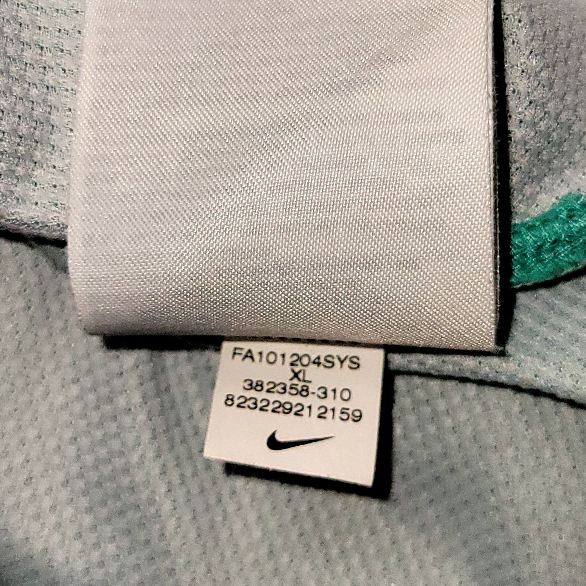 Nike Messi Barcelona 2010 2011 Away Soccer Jersey XL Size US XL / EU 56 / 4 - 8 Thumbnail