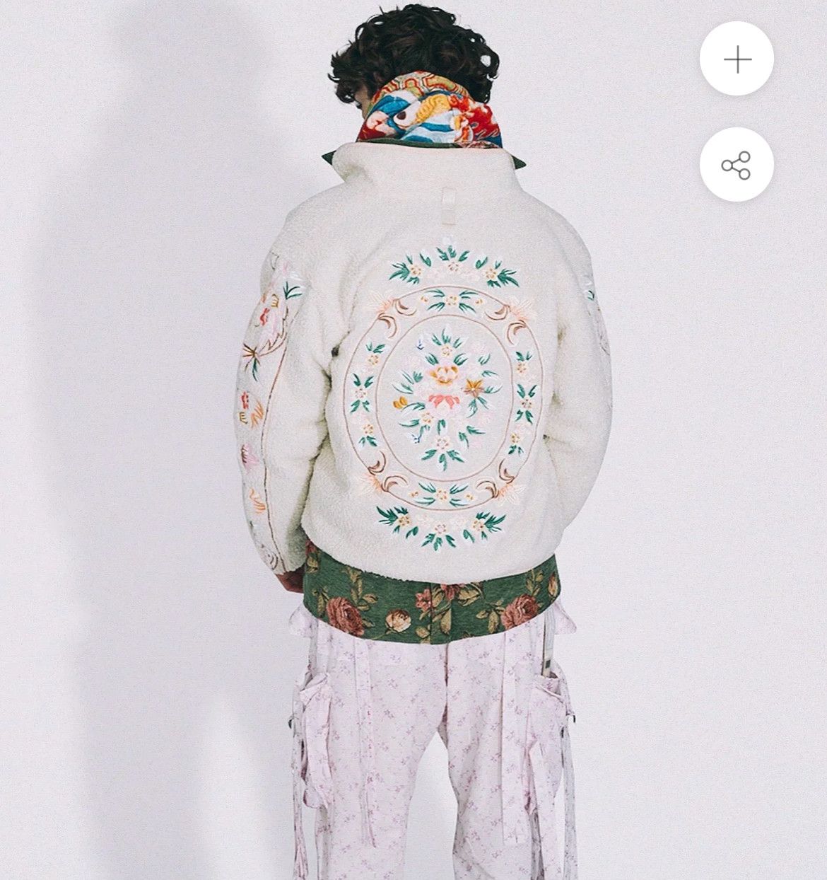 Advisory Board Crystals Advisory Board Crystal HOLY GRAIL EMBROIDERED FLEECE Size US M / EU 48-50 / 2 - 3 Thumbnail