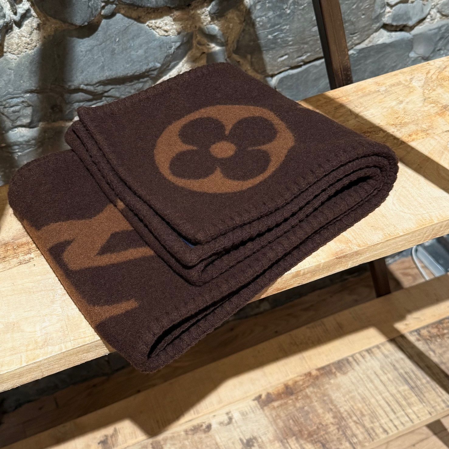 Louis Vuitton Louis Vuitton Brown Cashmere Monogram Sweet Dreams Scarf Size ONE SIZE - 9 Thumbnail