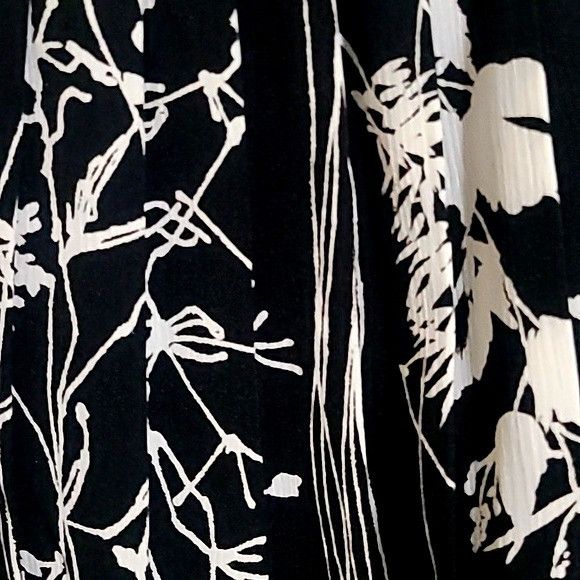 Other Leslie Fay Black & White Floral Pleated Midi Skirt With Elas Size 38" / US 16 / IT 52 - 2 Thumbnail