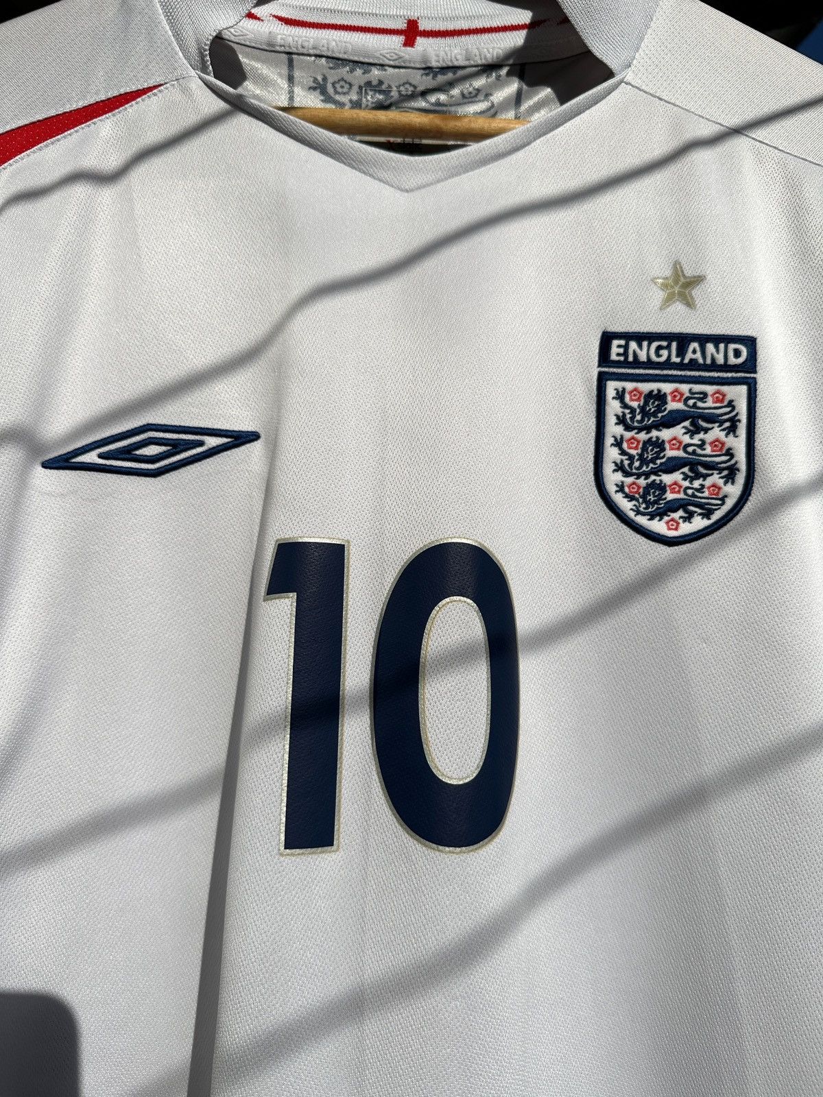 Umbro 2006 Vintage Umbro England Michael Owen Home Soccer Jersey Size US XL / EU 56 / 4 - 8 Thumbnail