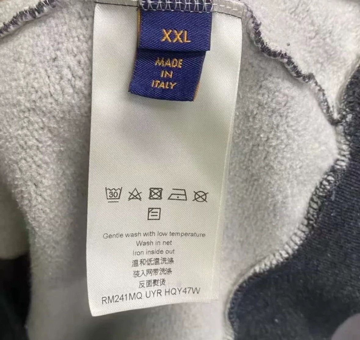 Louis Vuitton Louis Vuitton 24 Latest Dark Grey Printed Logo Hoodie Size US XXL / EU 58 / 5 - 5 Thumbnail