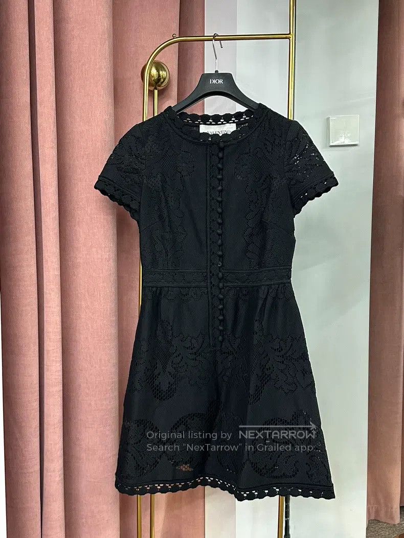 Valentino Valentino Black lace openwork flower ball ball dress Size L / US 10 / IT 46 - 1 Thumbnail