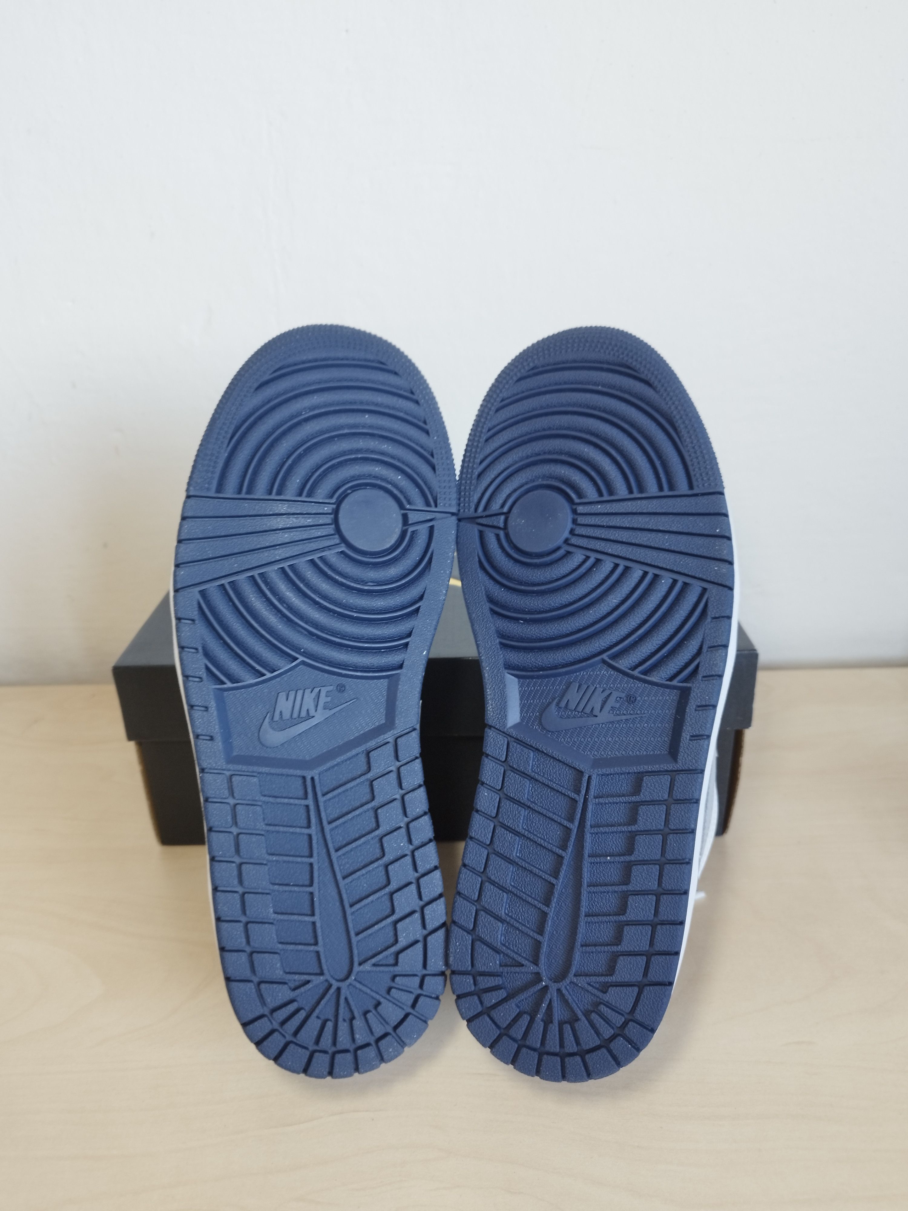 Nike AIR Jordan 1 Low Size US 9 / EU 42 - 4 Thumbnail