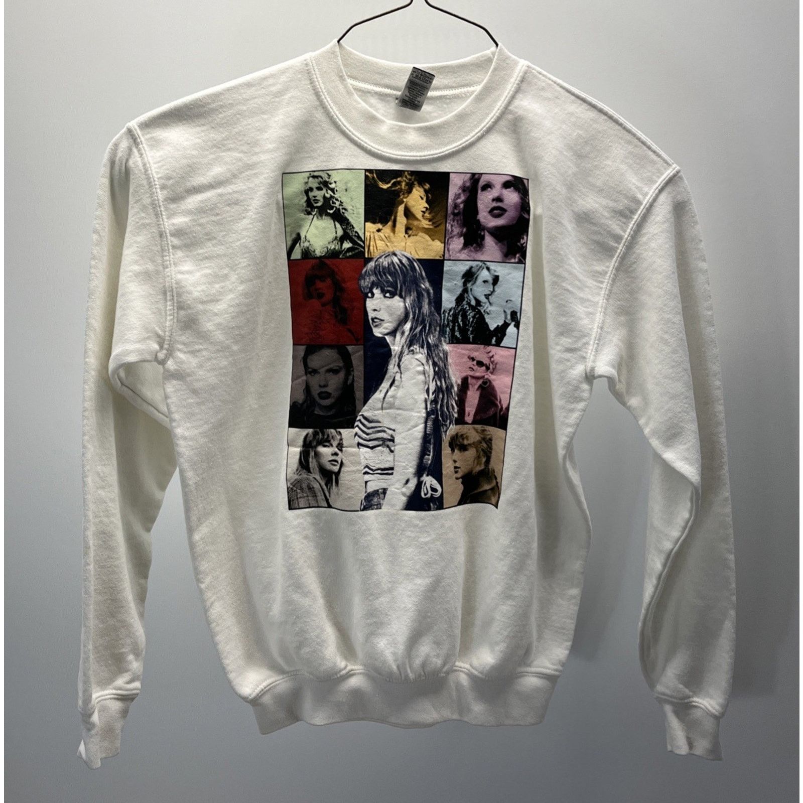 Other Taylor Swift The Eras Tour Remake Sweater Cream L Size L / US 10 / IT 46 - 1 Thumbnail