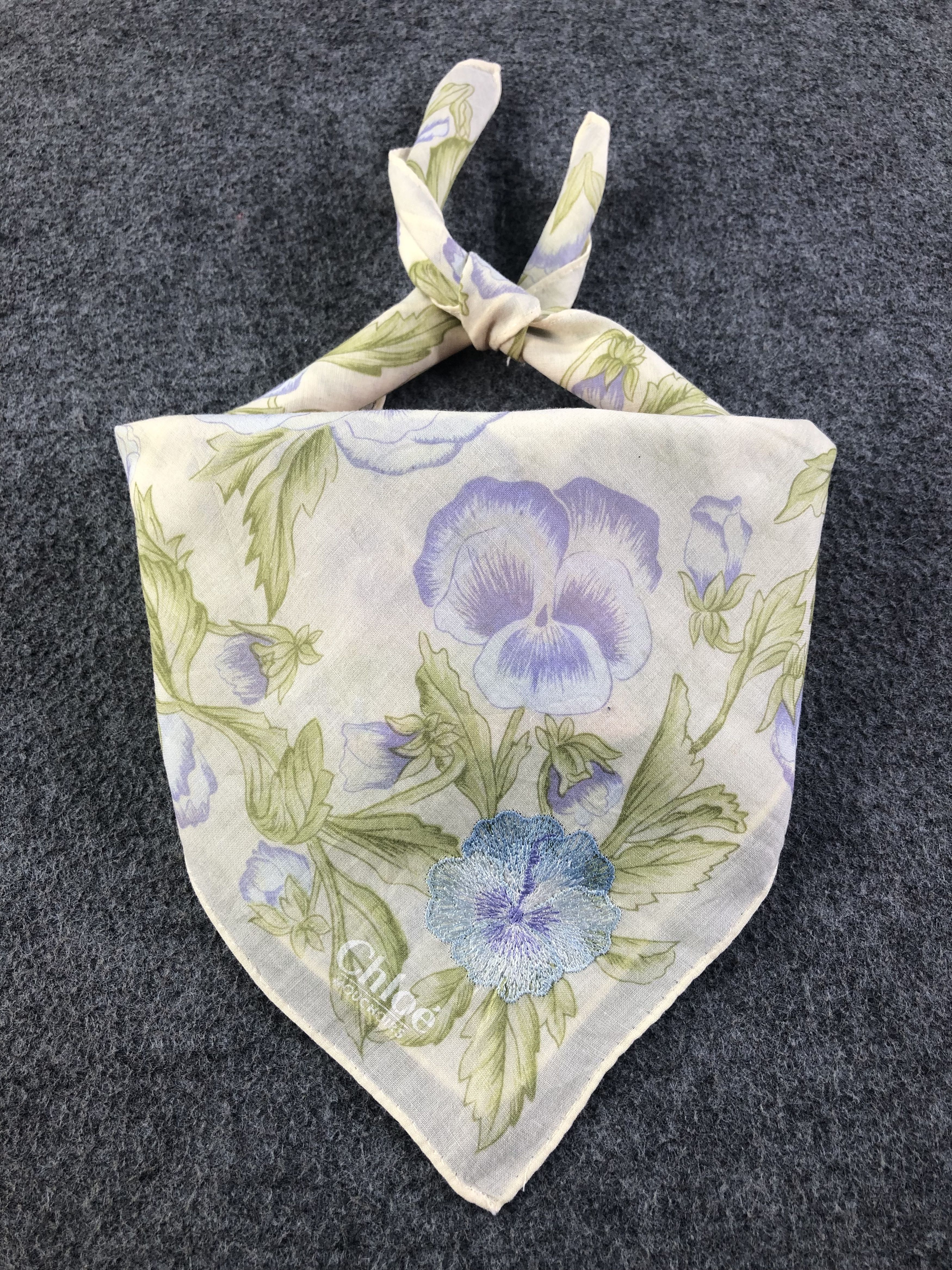 Vintage Chloe Handkerchief / Bandana / Neckerchief Size ONE SIZE - 1 Thumbnail