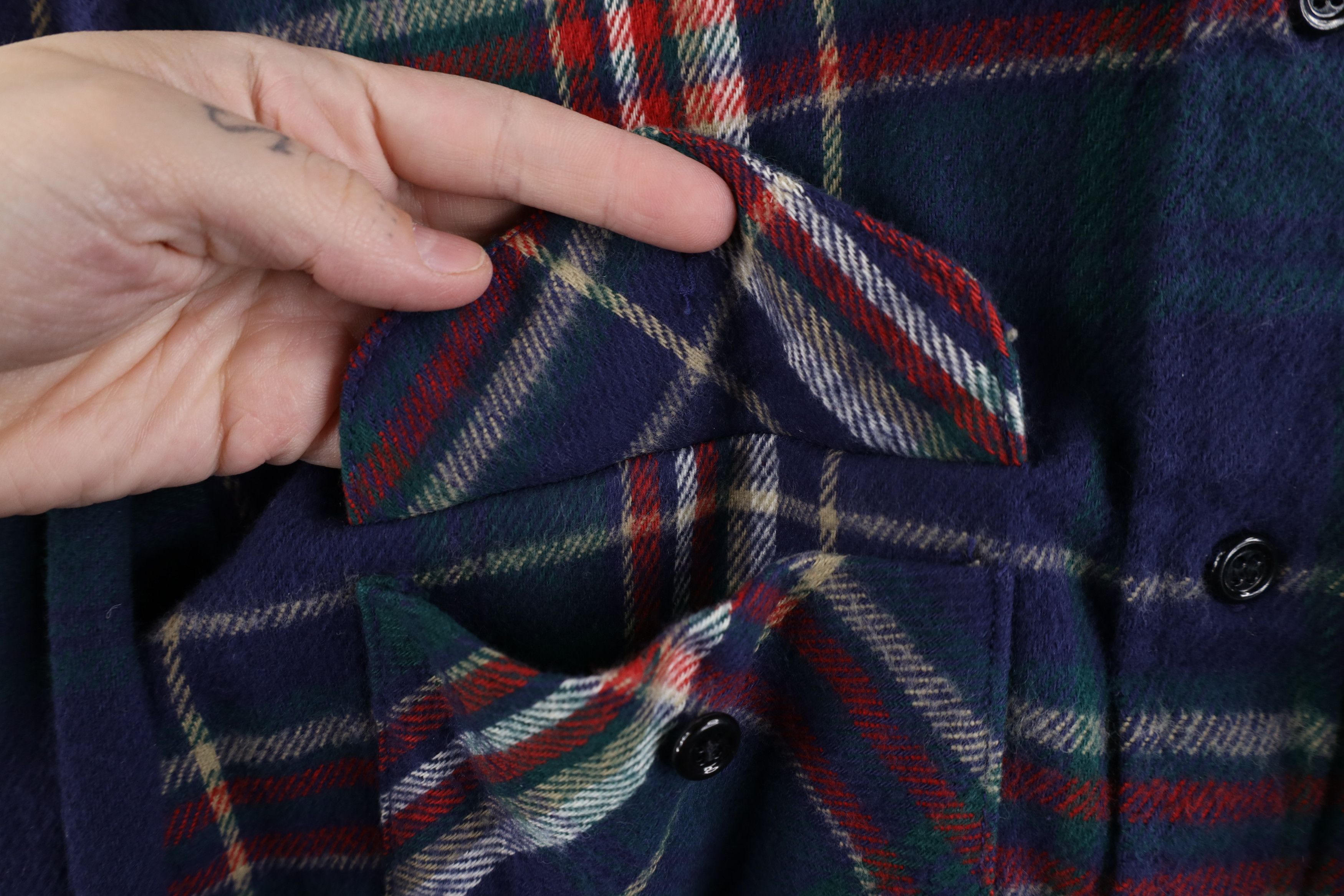 Vintage Vintage 90s OshKosh B'Gosh Heavyweight Flannel Button Shirt Size US M / EU 48-50 / 2 - 5 Thumbnail