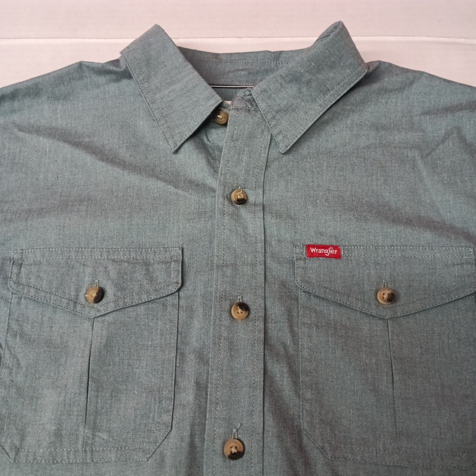Wrangler Wrangler Men's Relaxed Woven Button Up Shirt Size M Green Size US M / EU 48-50 / 2 - 2 Thumbnail