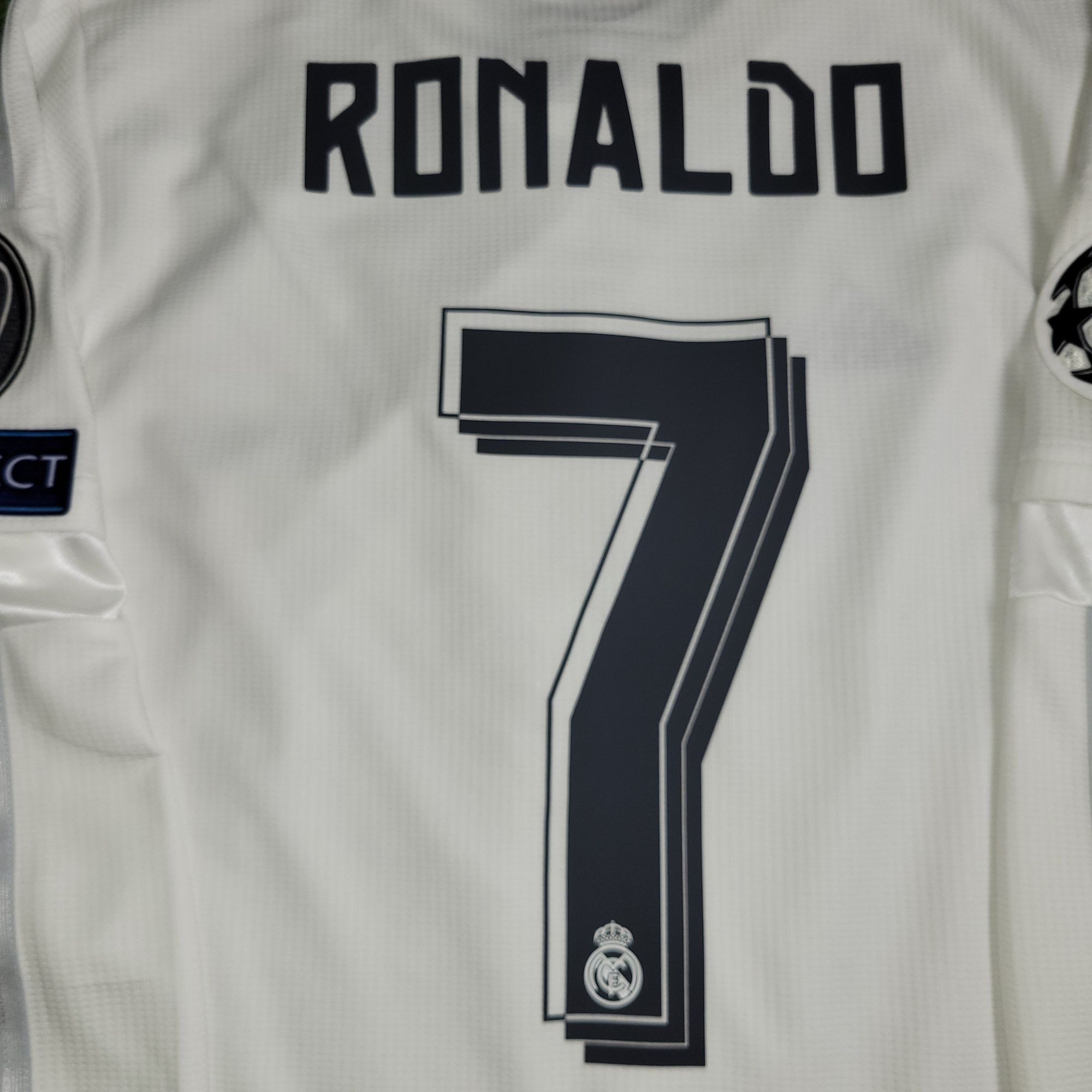 Adidas Ronaldo Real Madrid 2015 2016 Long Sleeve Soccer Jersey M Size US M / EU 48-50 / 2 - 4 Thumbnail
