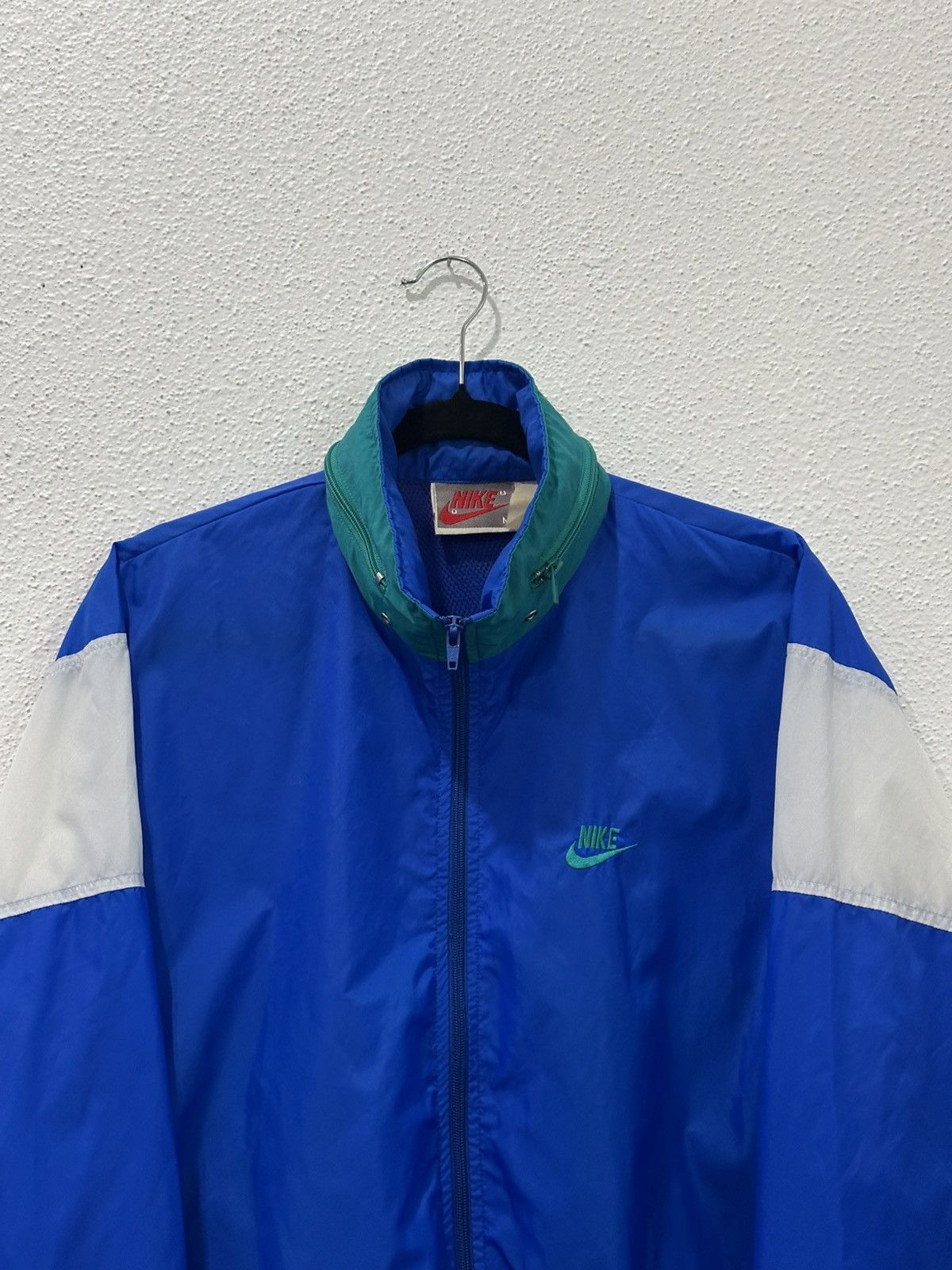 Nike Vintage 90s Nike Windbreaker W Packable Hood Size Medium Size US M / EU 48-50 / 2 - 2 Thumbnail