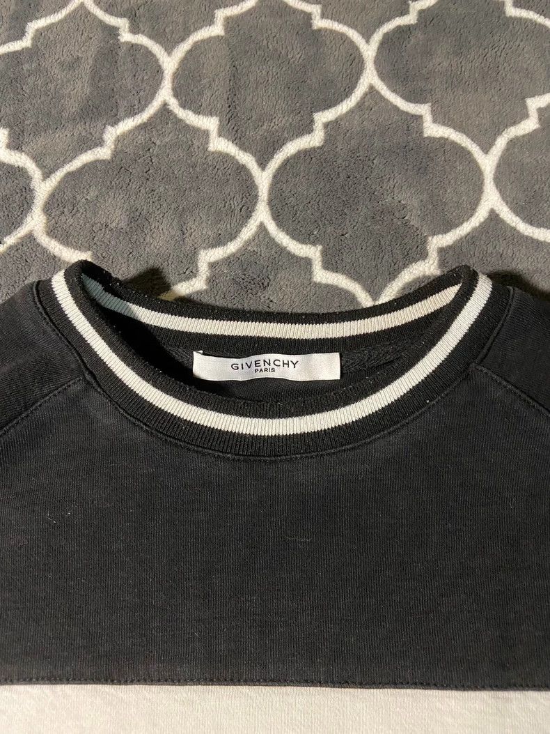Givenchy Givenchy Long Sleeve T-Shirt, Unbeatable and Stylish, Embr Size US S / EU 44-46 / 1 - 2 Thumbnail