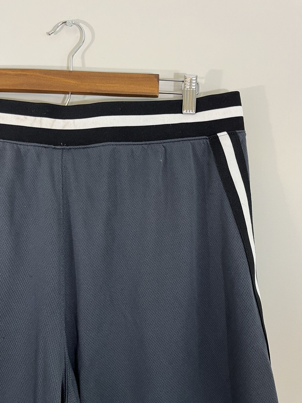 Vintage Vintage AND1 Distressed Y2K Basketball Shorts Size XL Size US 36 / EU 52 - 11 Thumbnail