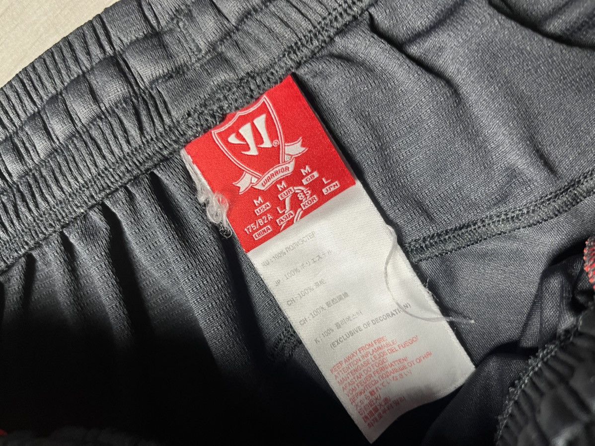 Other Warrior Liverpool shorts soccer size Medium Size US 32 / EU 48 - 2 Thumbnail