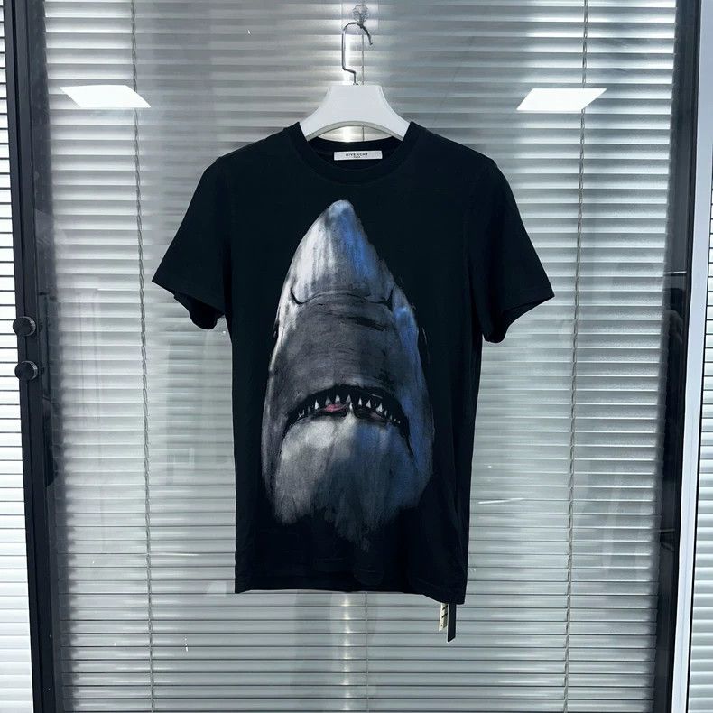 Givenchy Givenchy Shark pattern printed loose fit short-sleeve T-shi Size US XS / EU 42 / 0 - 1 Thumbnail