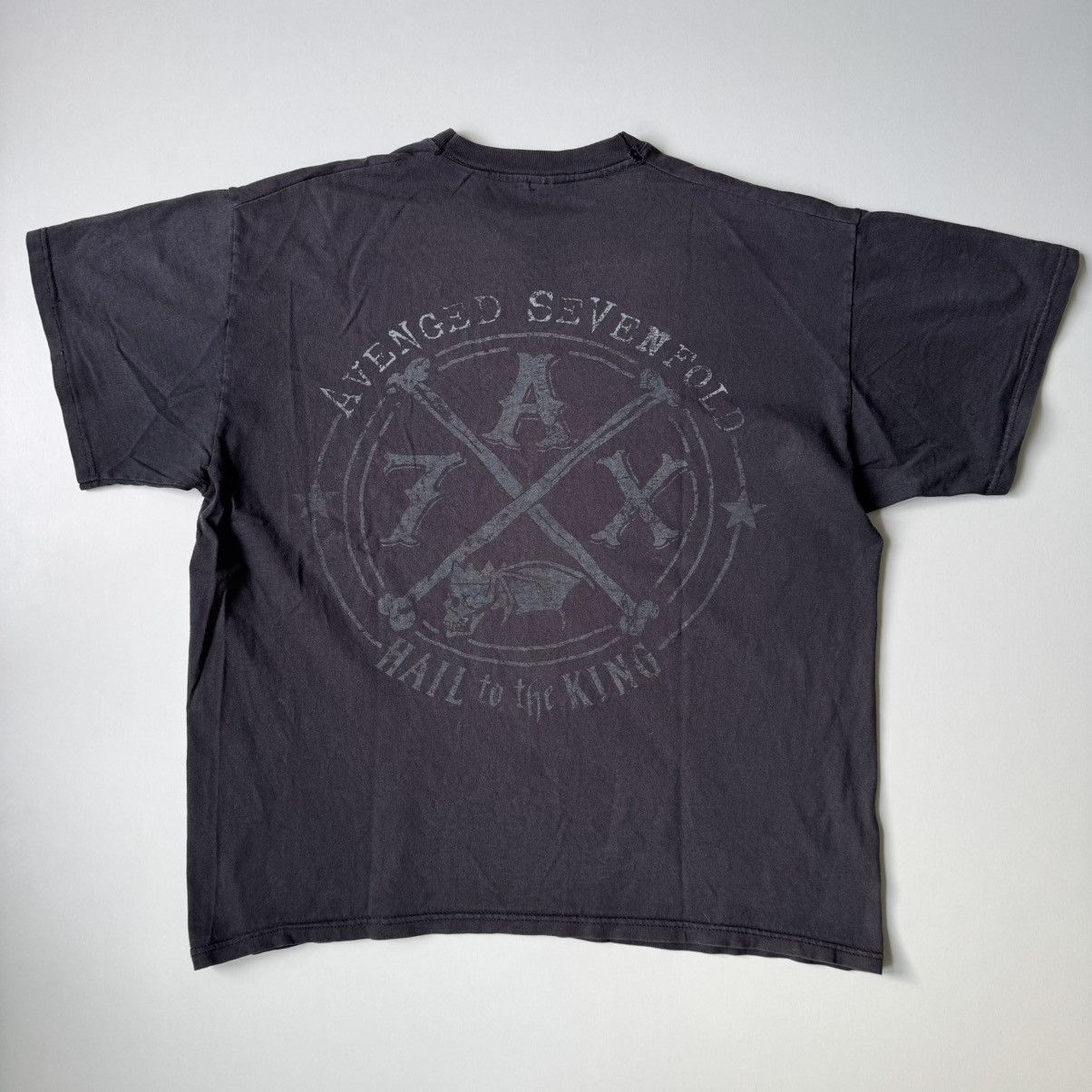 Band Tees Vintage Avenged Sevenfold HAIL TO THE KING Washed Distressed Size US M / EU 48-50 / 2 - 2 Thumbnail