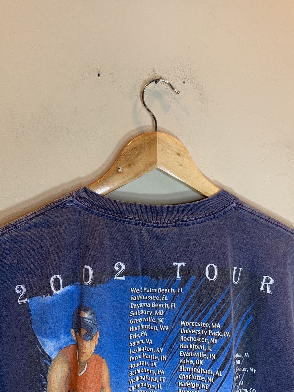 Band Tees *RARE* Vintage Kenny Chesney 2002 Tour Faded Country T-Shirt Size US XL / EU 56 / 4 - 7 Thumbnail