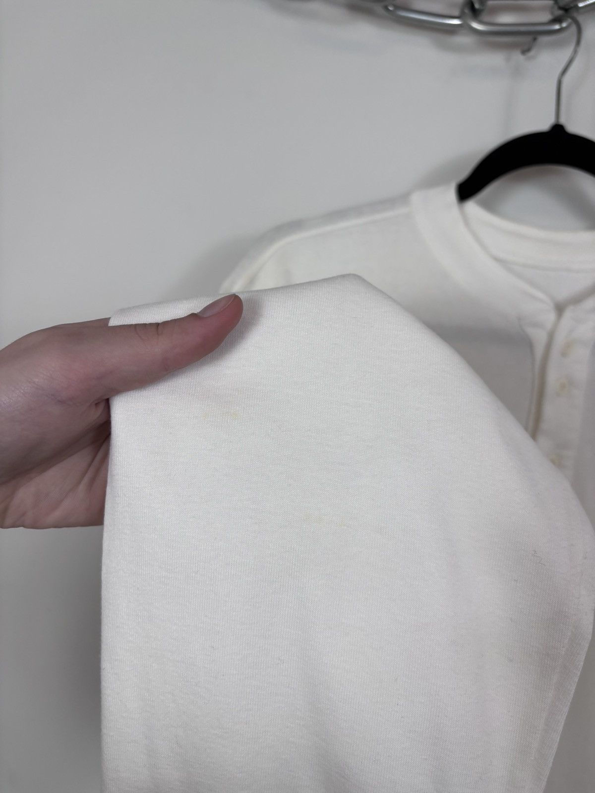 Schott Vintage Schott NYC Men’s White Long Sleeve Henley T-Shirt Size US M / EU 48-50 / 2 - 8 Thumbnail