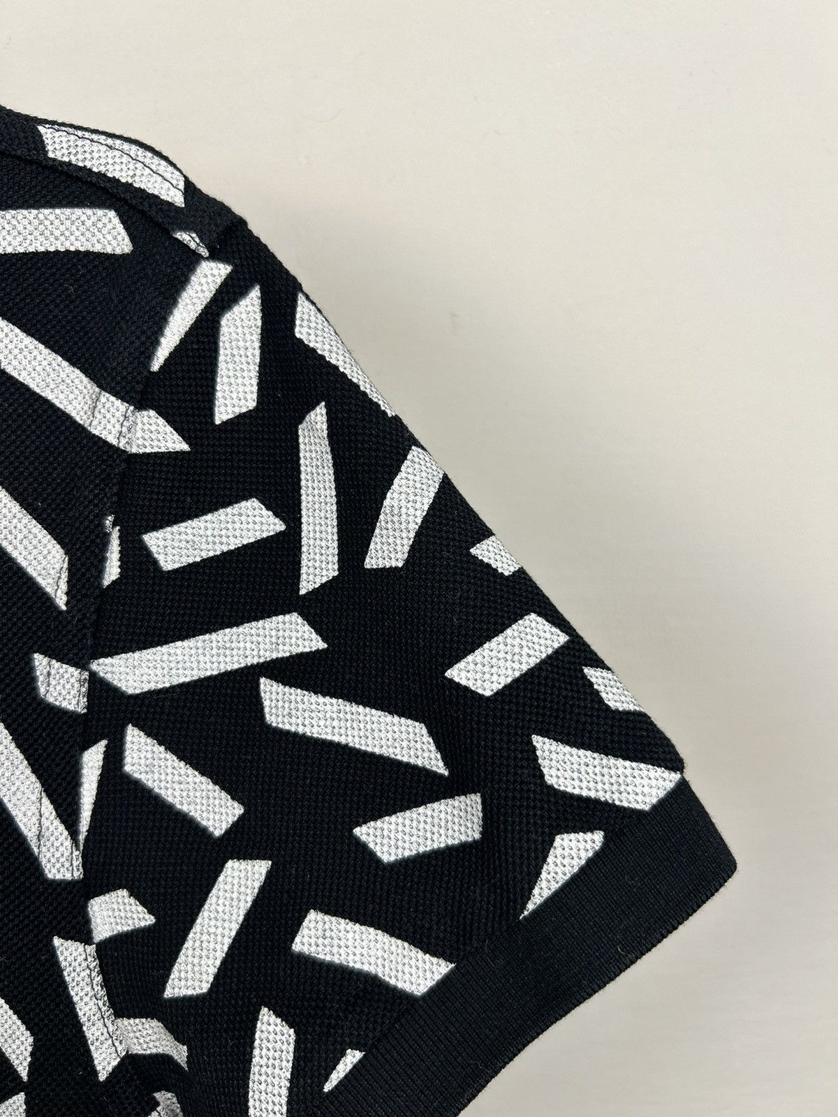 Saint Laurent Paris Saint Laurent Paris Geometric Polo Shirt YSL Size US S / EU 44-46 / 1 - 4 Thumbnail