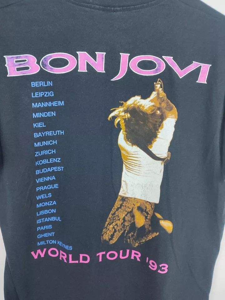 Vintage Rare Bon Jovi 1993 world tour vintage t shirt Size XL Size US XL / EU 56 / 4 - 6 Thumbnail