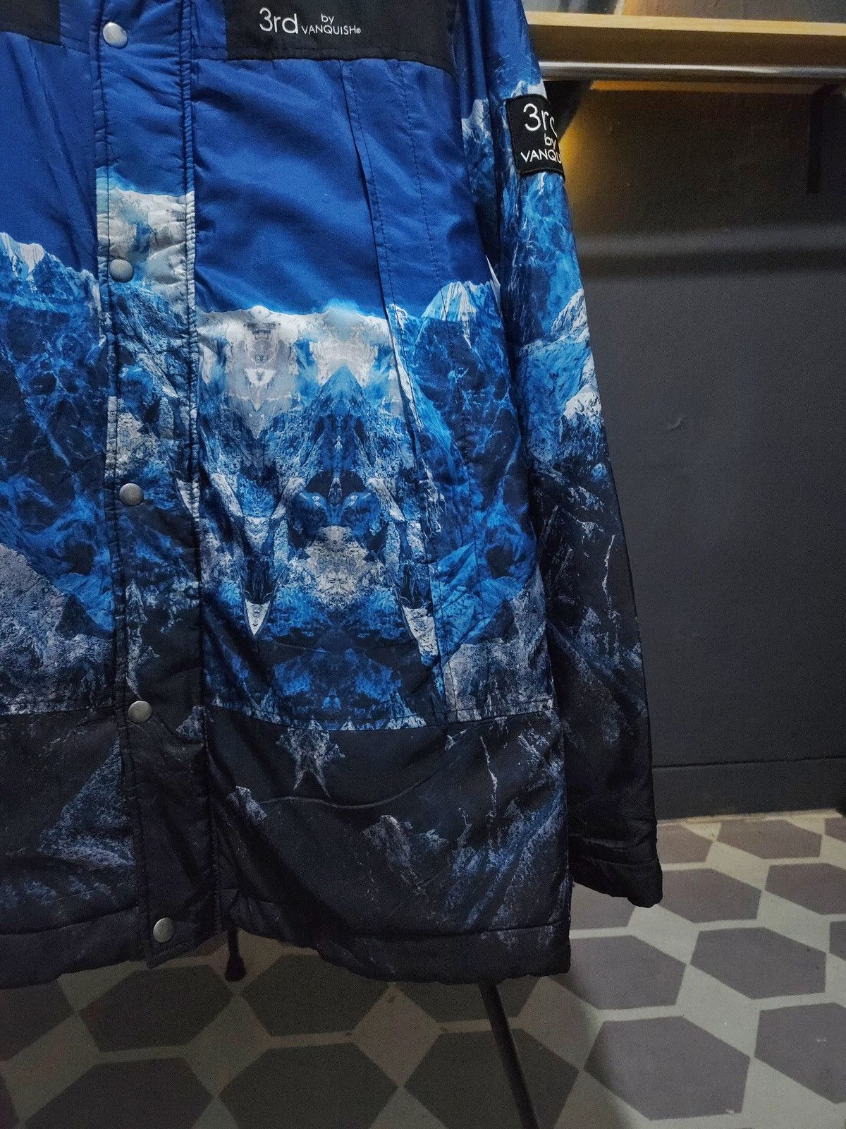 Fragment Design × Vanquish 3rd by Vanquish Mountain Puffer Jacket RARE DESIGN Size US L / EU 52-54 / 3 - 5 Thumbnail