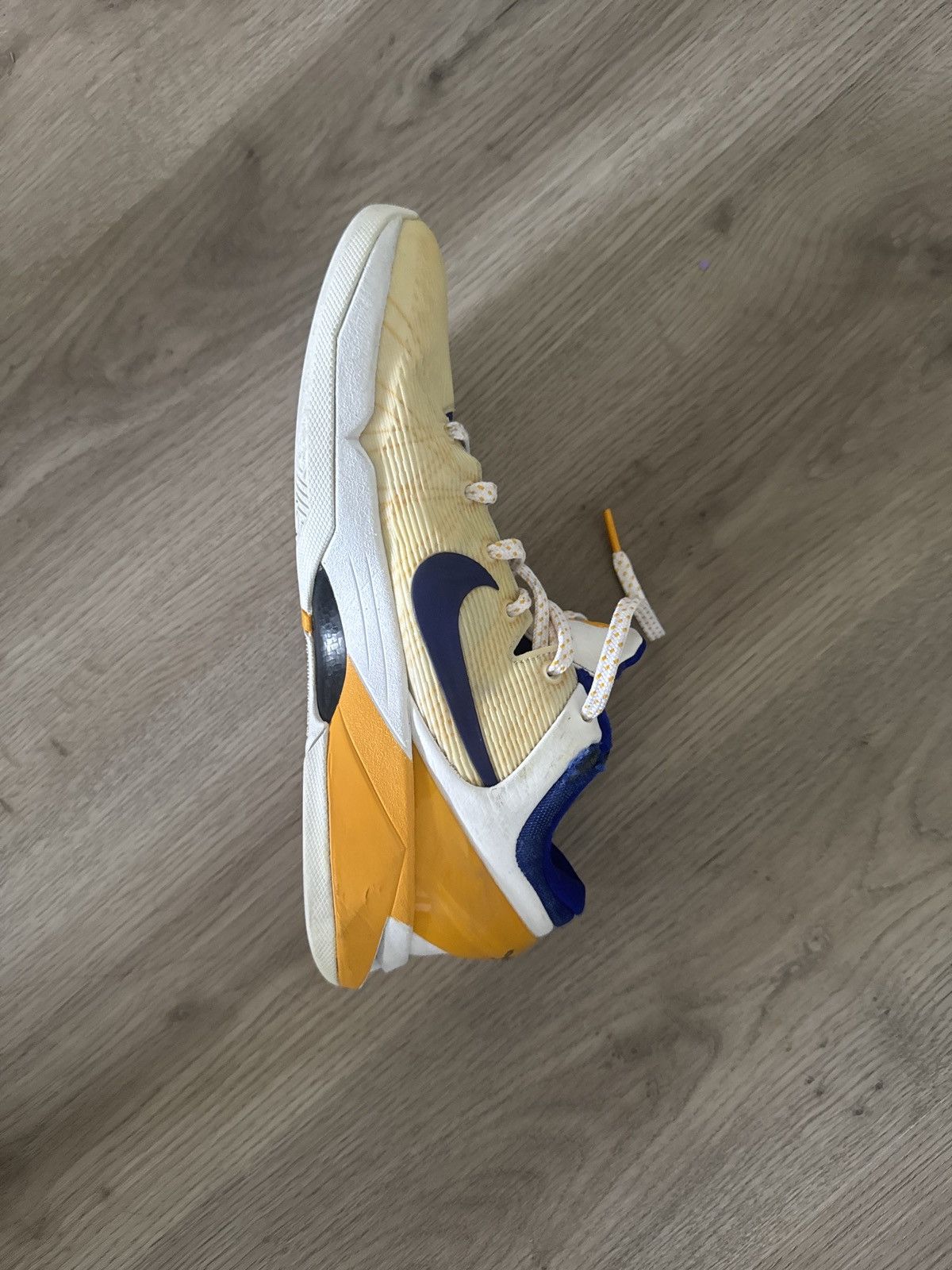Nike Nike kobe 7s Lakers home colorway Size US 8.5 / EU 41-42 - 6 Thumbnail