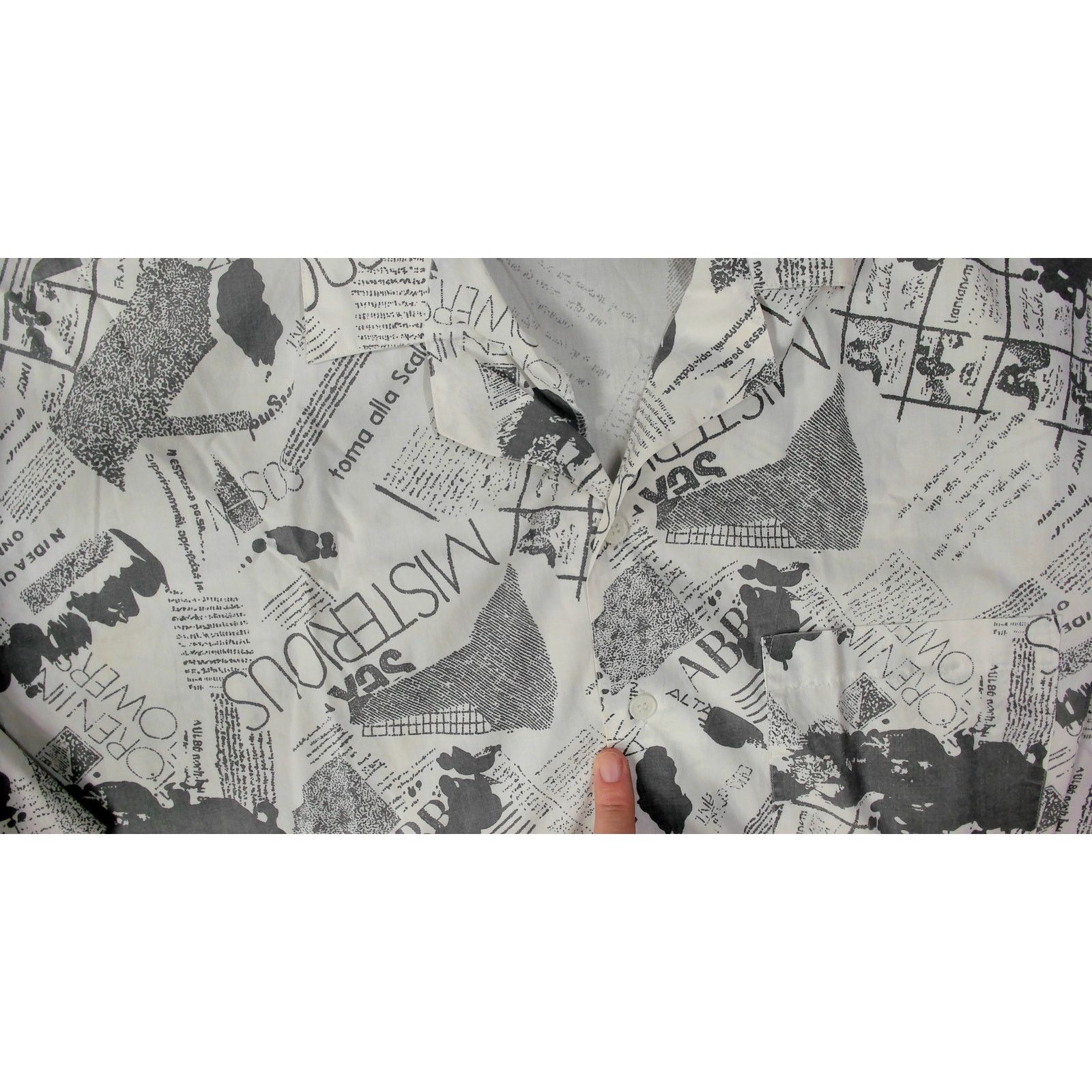 Gabrielle Y2K Baggy Newspaper Print Camp Shirt XL Size US XL / EU 56 / 4 - 6 Thumbnail
