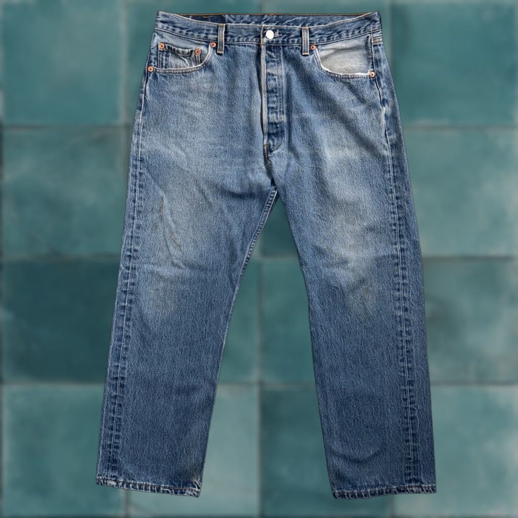 Levi's VINTAGE Levi's 501 Jeans Men 38 Regular Blue Light Wash 90s USA Straight 5-Pocket Denim Cotton Button Closure Size US 38 / EU 54 - 1 Thumbnail