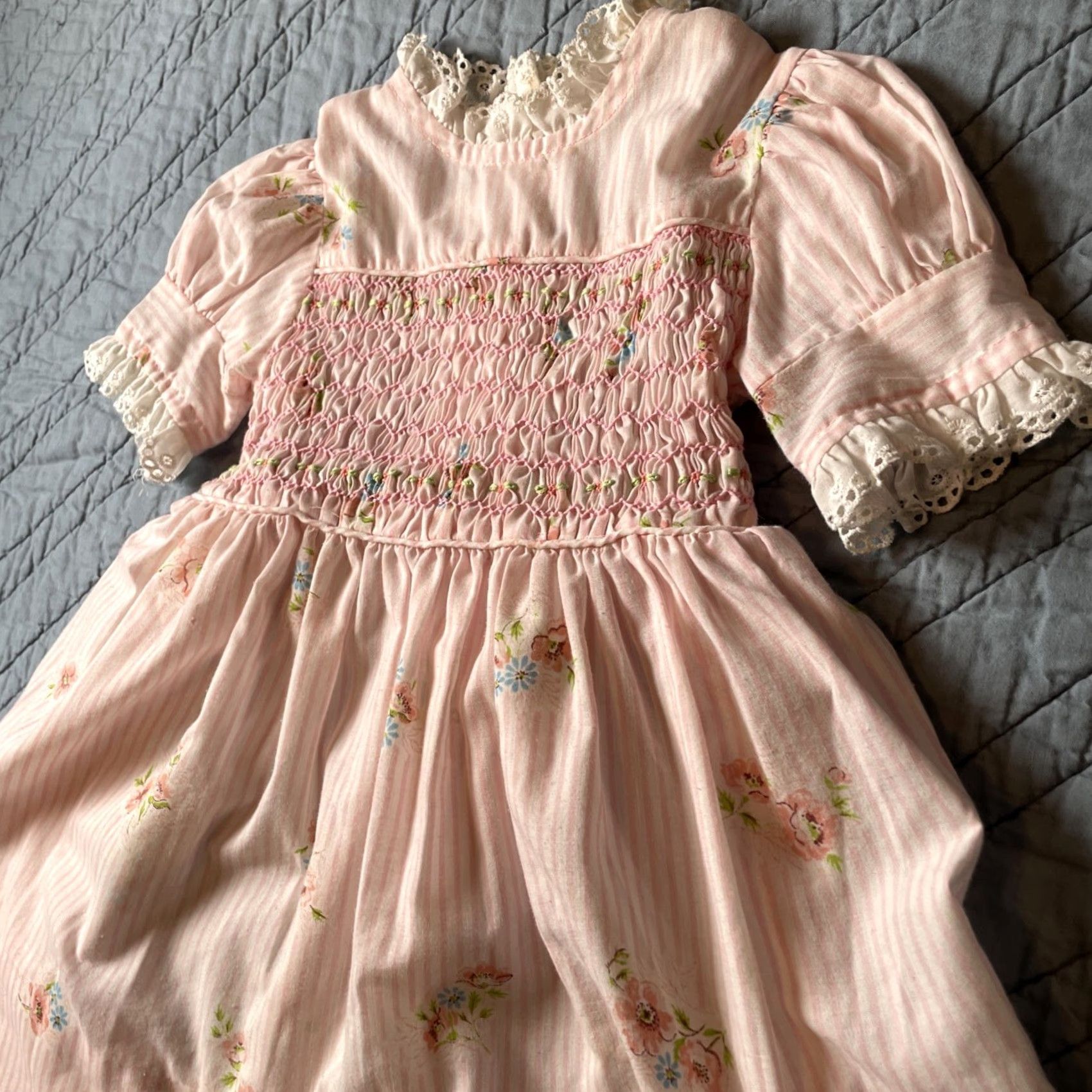 Annex VINTAGE Princess Anne Shirt? Dress Girls 4T Pink 1970s Hand Smocked Light Floral Size ONE SIZE - 2 Thumbnail