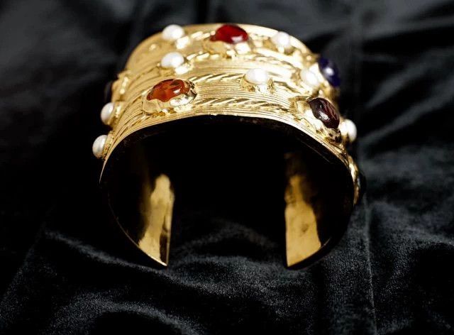 Chanel Chanel 1988-89 FW Rare Glass Bangle Size ONE SIZE - 8 Thumbnail