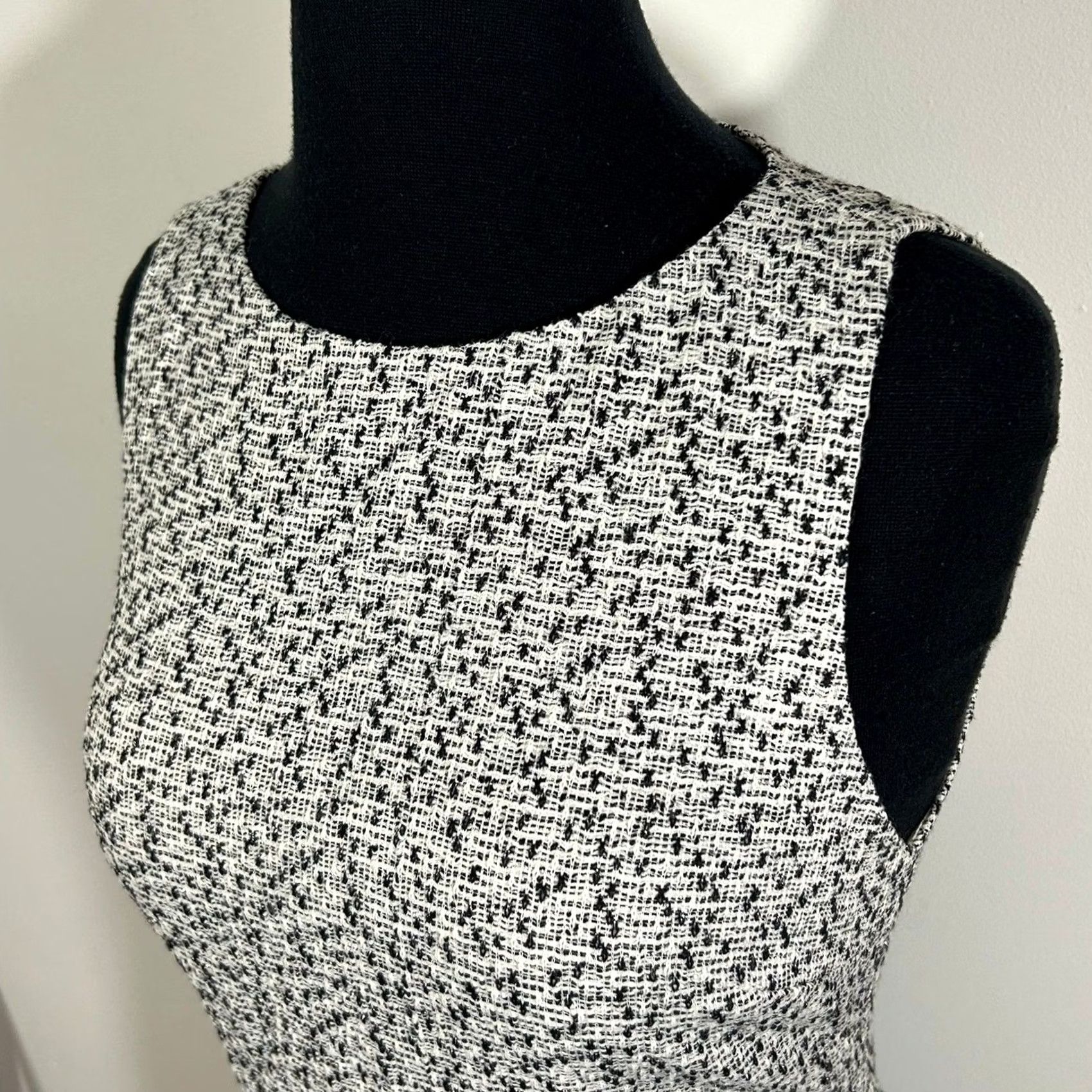 Alice + Olivia Alice + Olivia Tweed Mini Dress Women Black White - Cutout Zipper Detail Size S / US 4 / IT 40 - 4 Thumbnail