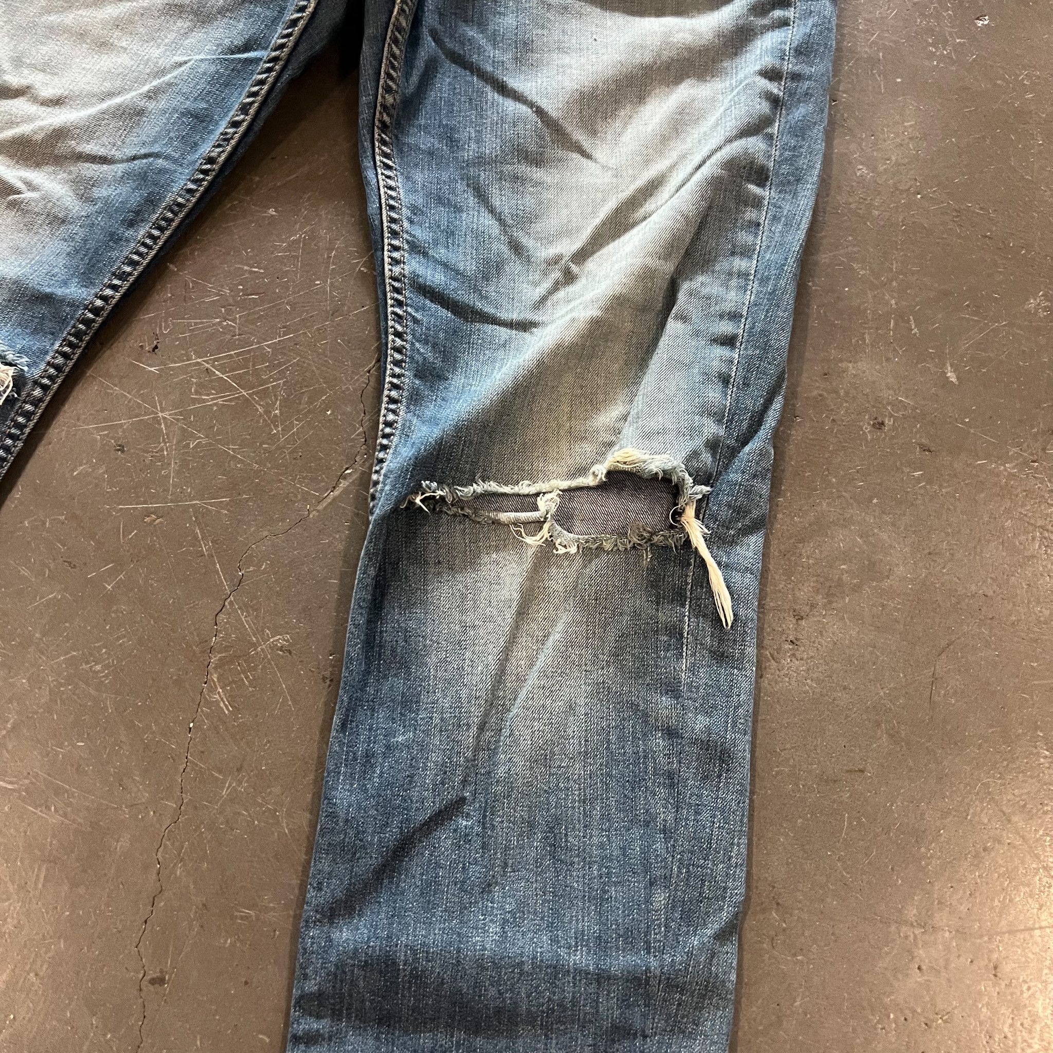 Levi's Vintage Clothing Vintage Levi 511 Blue Denim • 32x32 Size US 32 / EU 48 - 4 Thumbnail