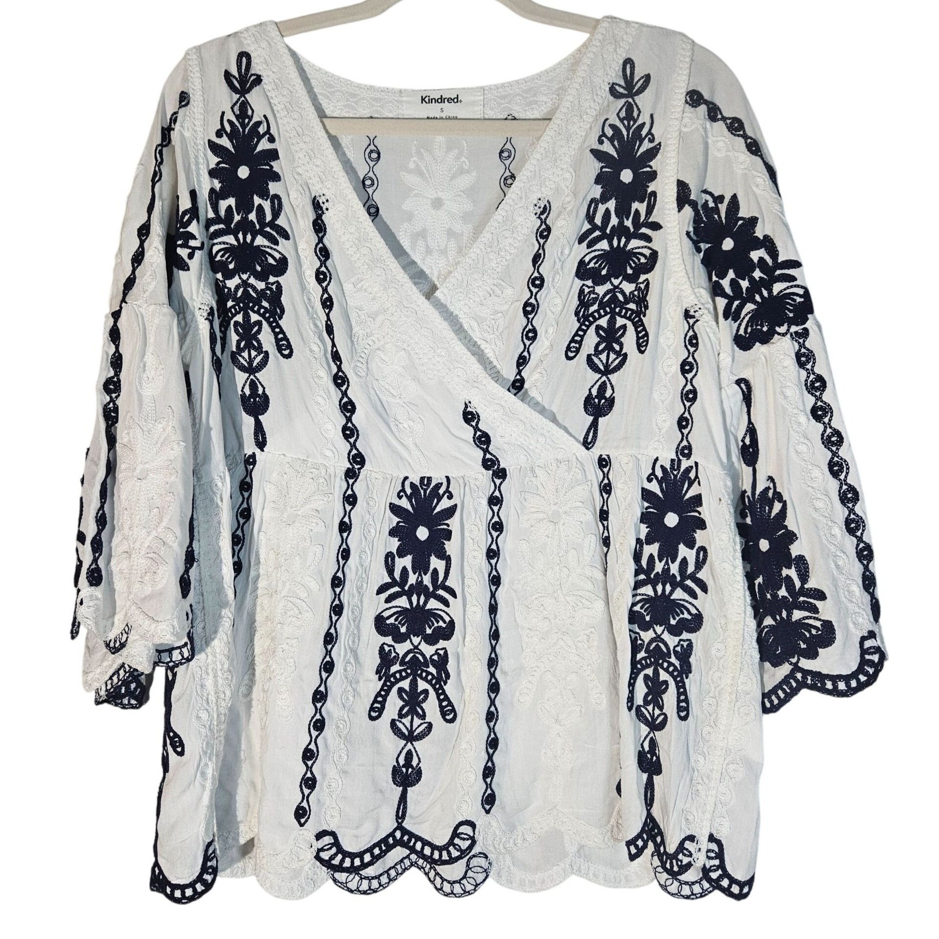 Other Kindred Boho Embroidered Bell Sleeve Sm Top White Navy Peasa Size S / US 4 / IT 40 - 1 Thumbnail