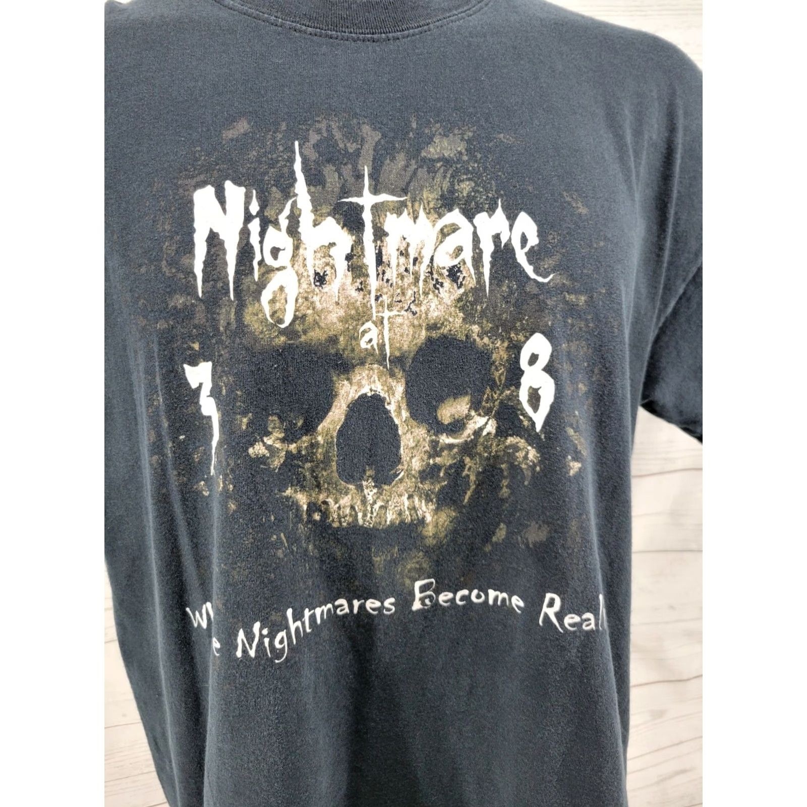 Gildan Gildan Distressed Nightmare at 3008 Haunted House Alabama Shirt Black XL Men T-Shirt Crew Neck Short Sleeve Halloween 90s Boys Mens Size US XL / EU 56 / 4 - 2 Thumbnail